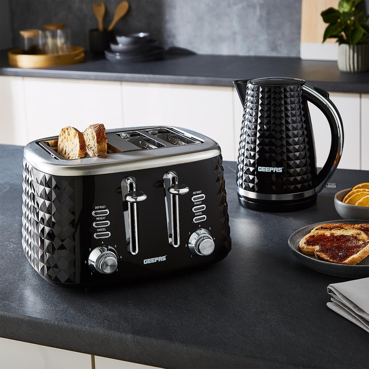 Black Argyle 4 Slice Toaster & 1.7L Cordless Kettle Matching Set