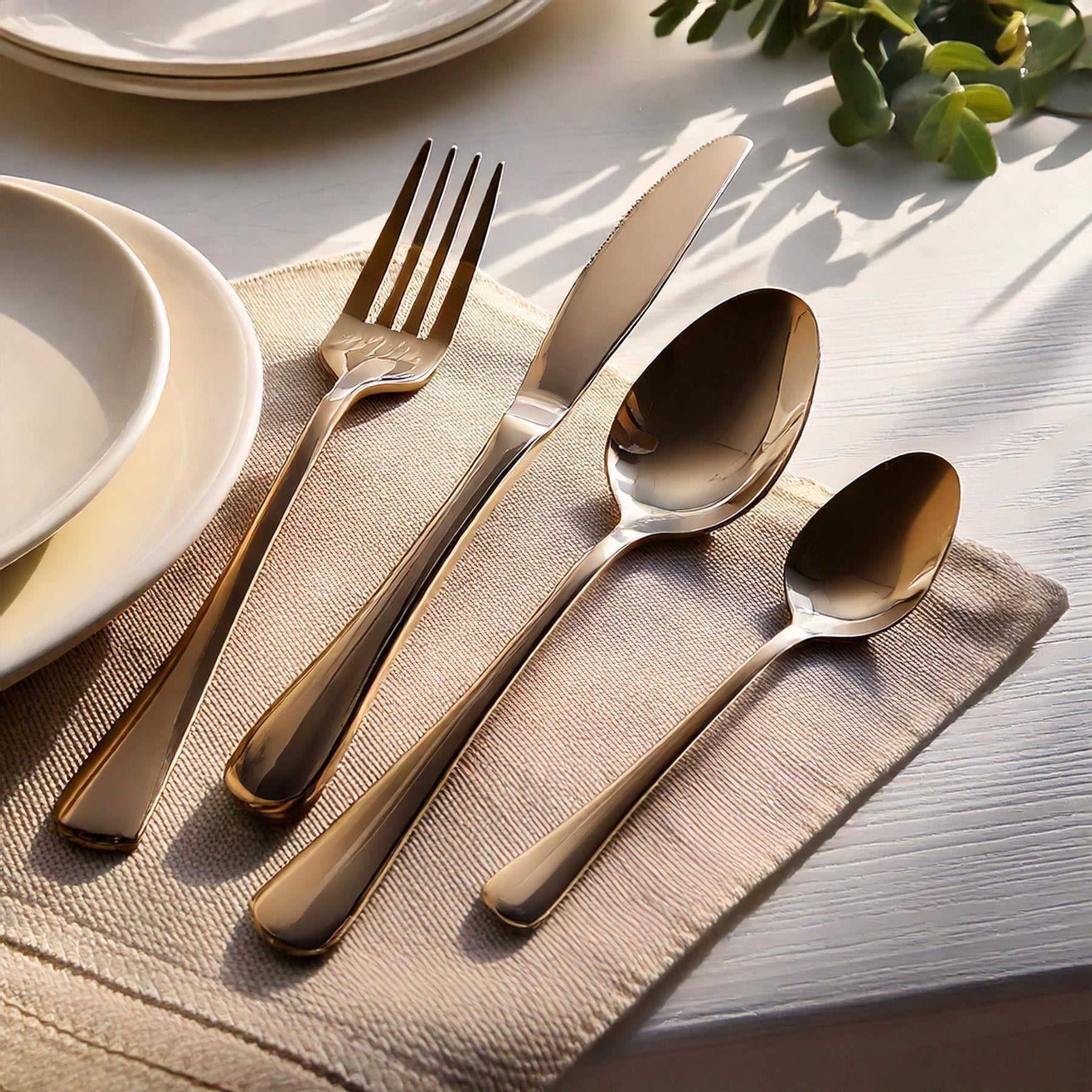 Gold Plated 16-Piece Cutlery Sets and Tableware