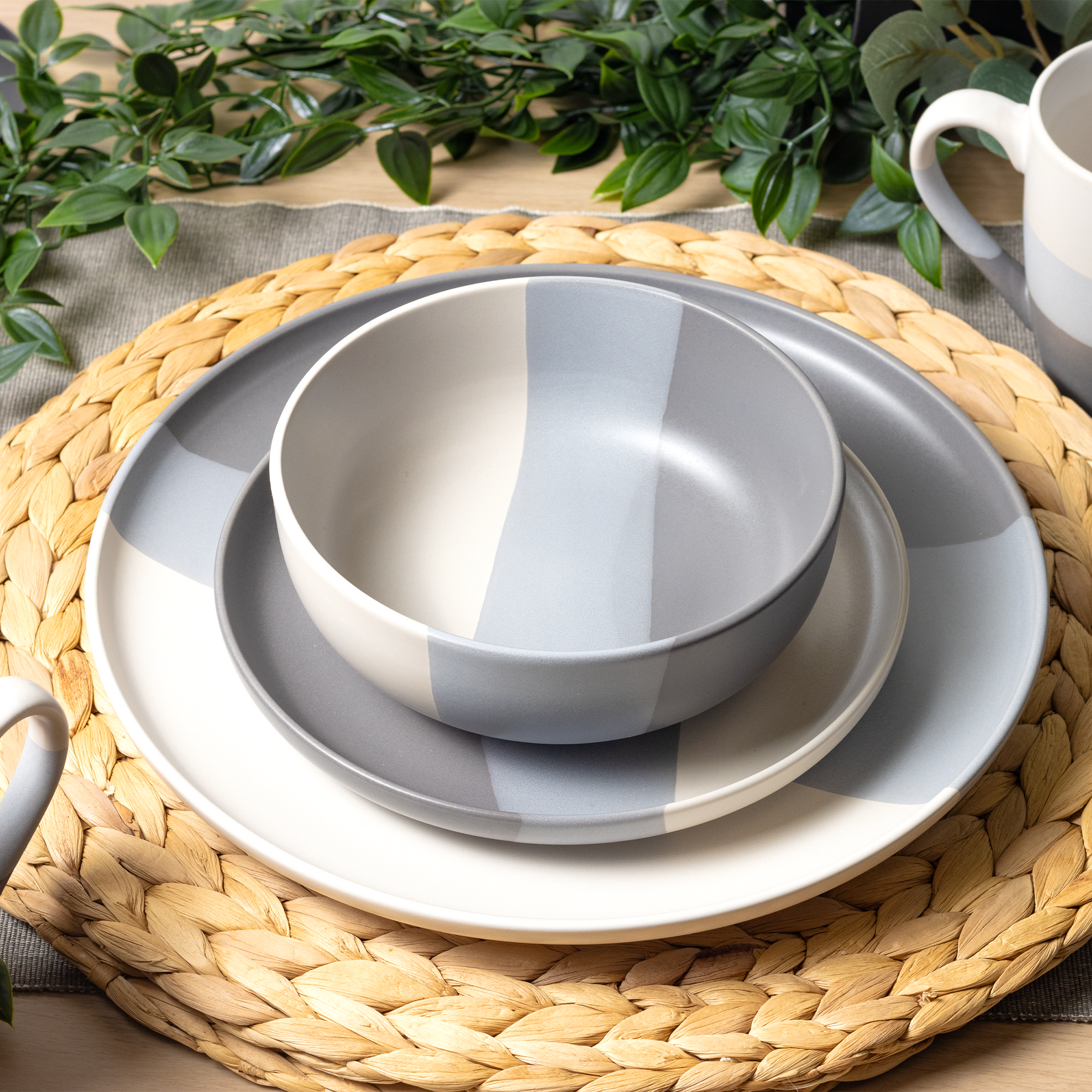 16-Piece Tri-Colour Stoneware Dinner Set Plates, Bowls and Cups
