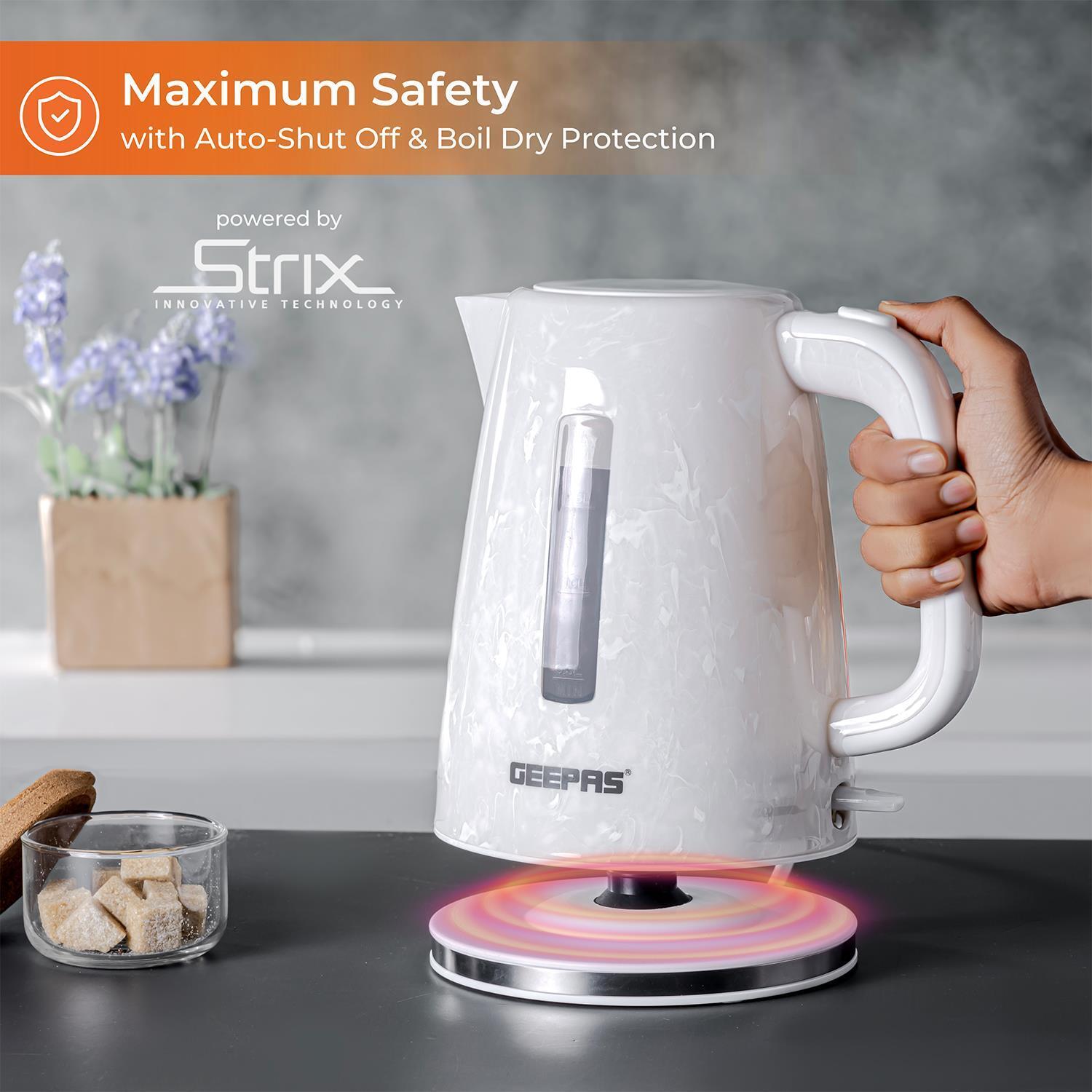 White 1.7L Cordless Electric Kettle & 900W 2-Slice Bread Toaster Set