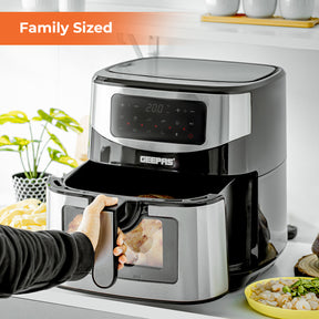 The 9.2 litre basket makes the air fryer perfect for cooking for the whole family at once.