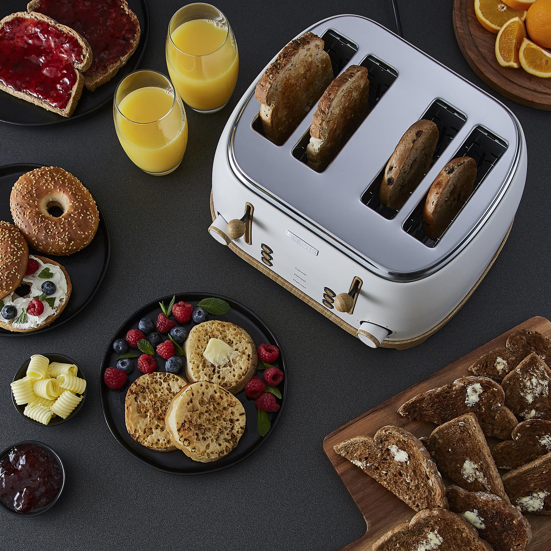 Cream NordiQ 4-Slice Toaster With  6 Browning Levels