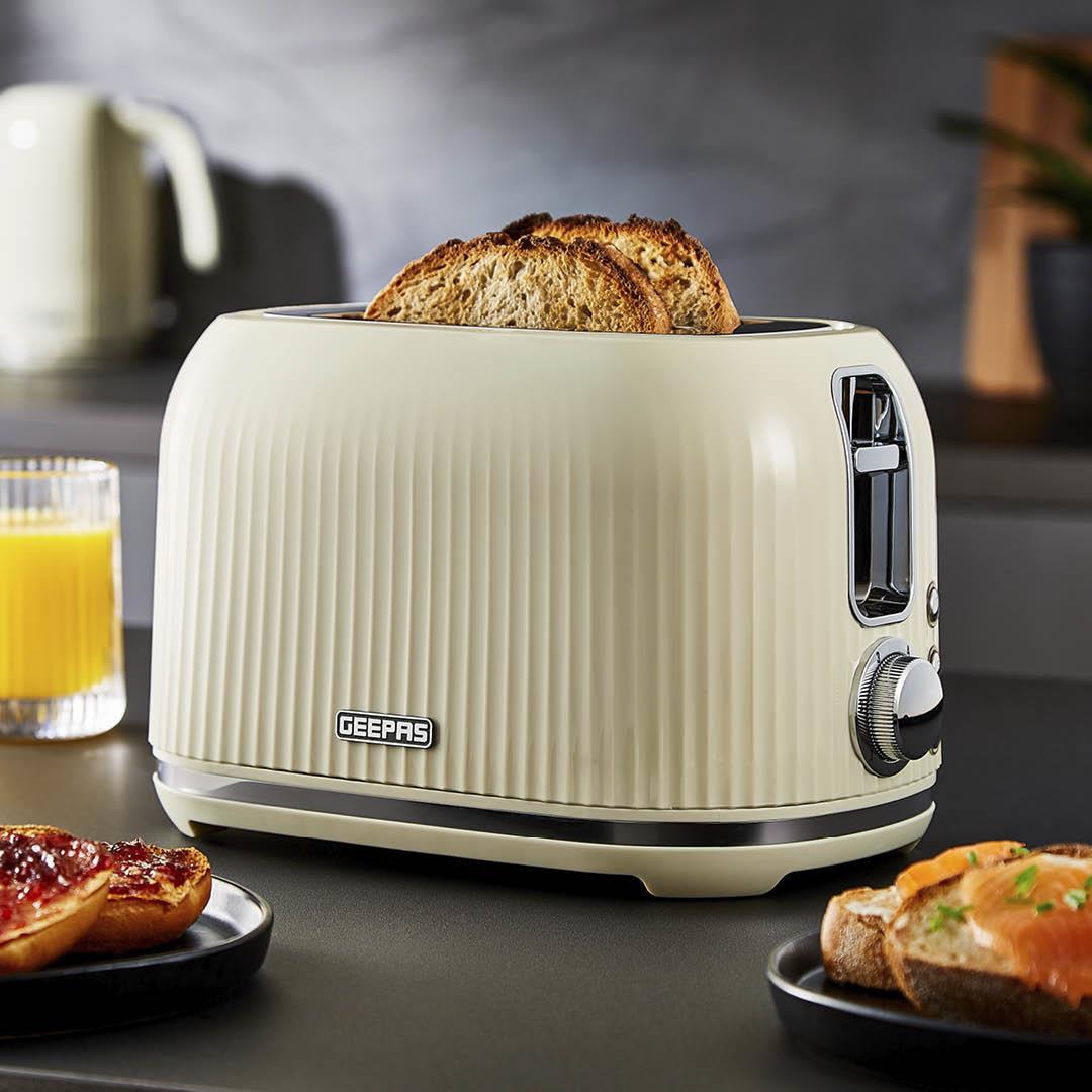 2-Slice Cream Fluted Bread Toaster With 7 Browning Controls