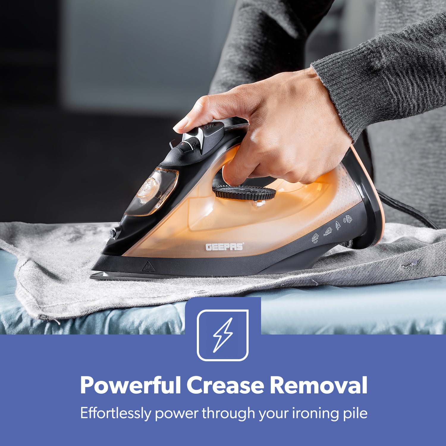 Black & Gold 1800W Non-Stick Steam Iron With Adjustable Temperature