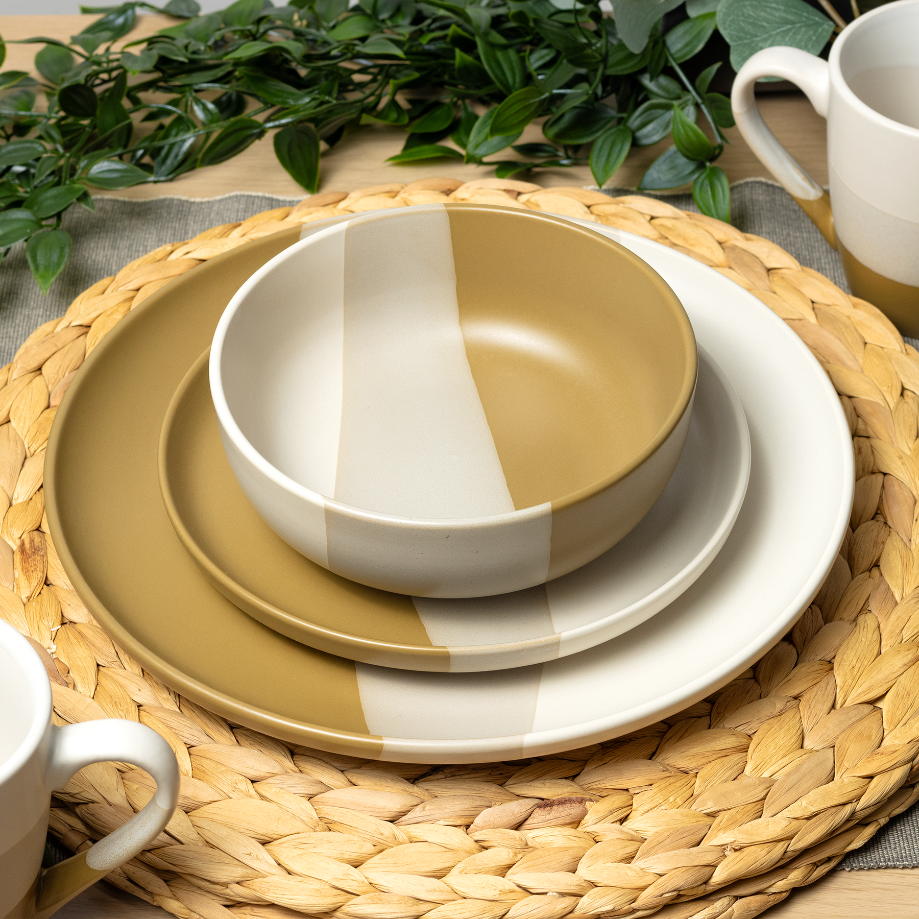 16-Piece Stoneware Dinner Set Plates, Bowls & Cups Set